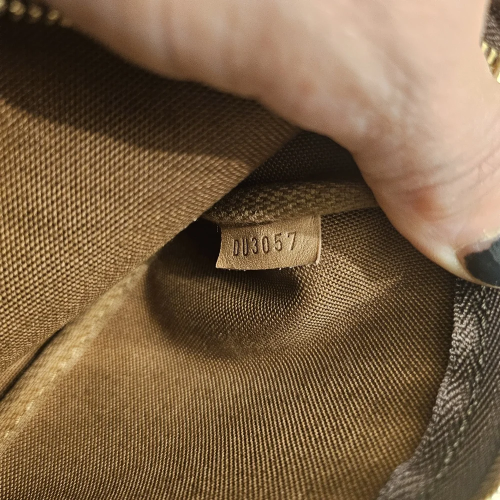 ⭐SOLD⭐   Louis Vuitton Mini Pochette Accessoires Monogram | Chain Strap | France - Picture 10 of 10